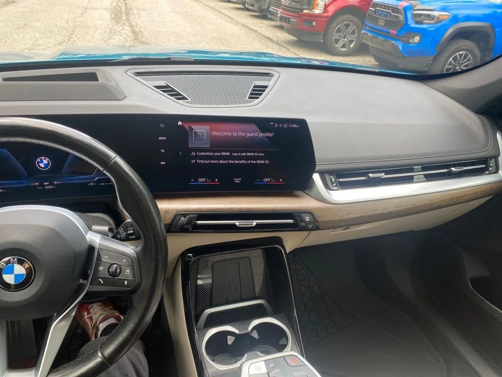 Used 2023 Blue BMW xDrive28i image 15