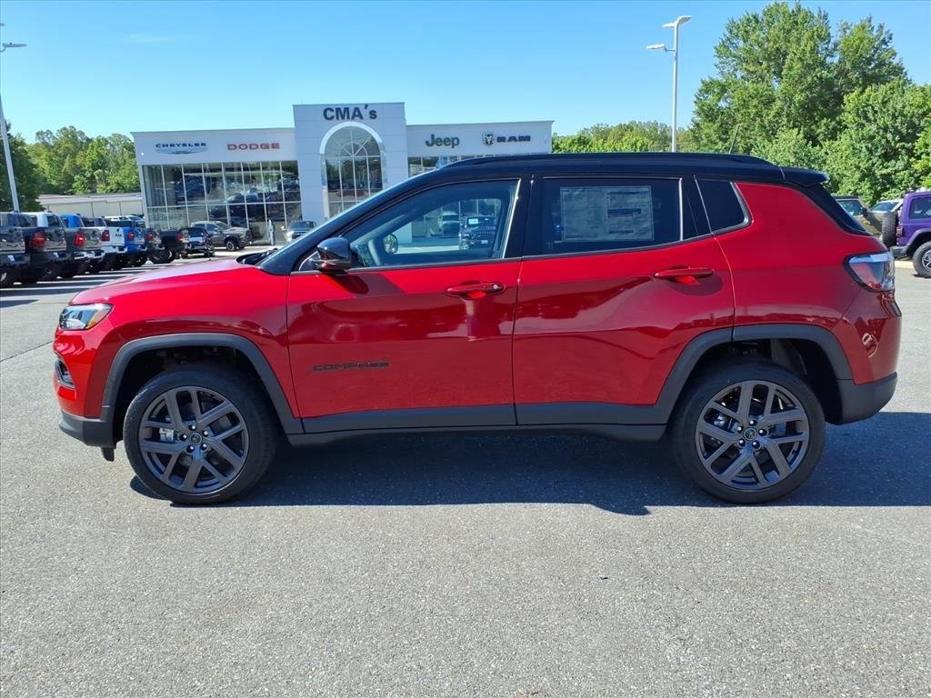 New 2026 Red Hot Pearl-Coat Exterior Paint Jeep Limited Altitude image 6