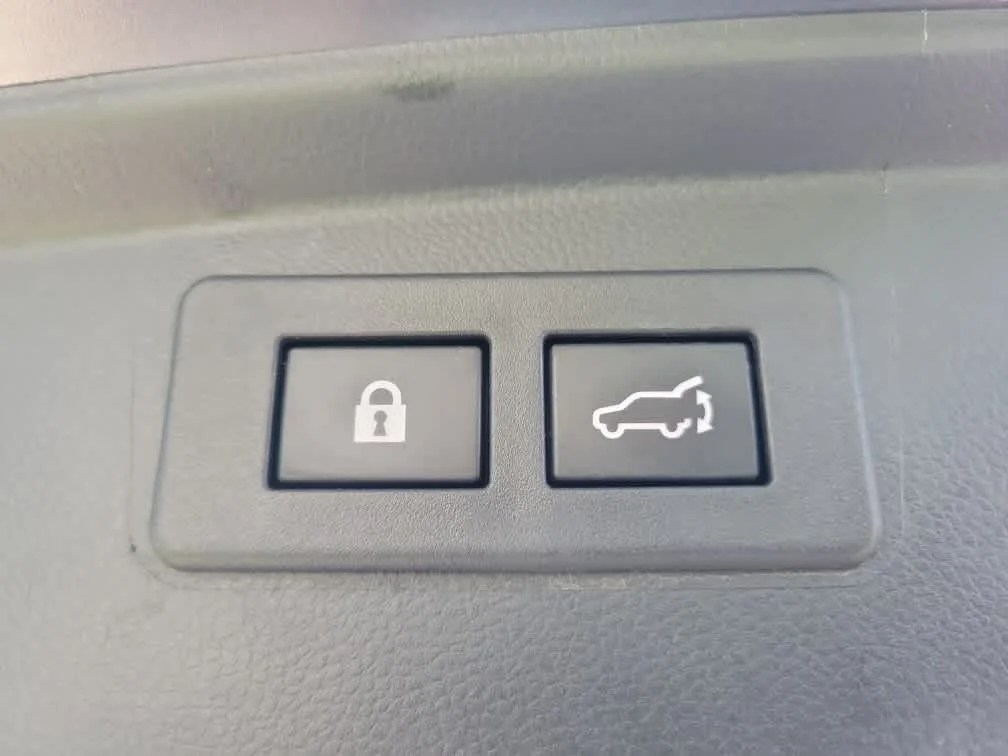 Used 2022 Magnetite Gray Metallic Subaru Limited image 33