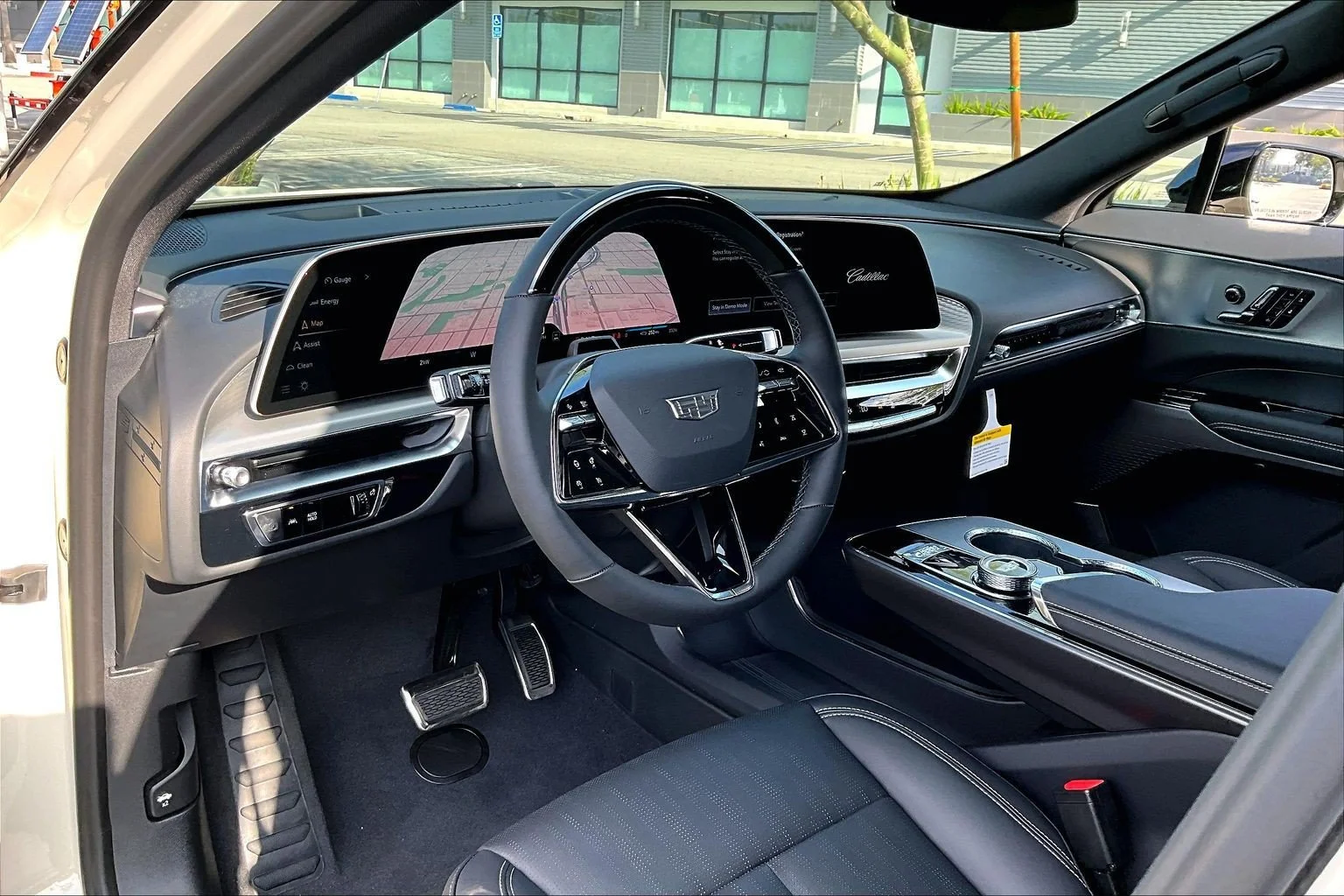 2027 Cadillac LYRIQ Sport - Photo 8