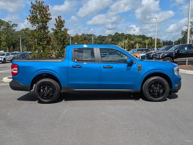Certified Used 2022 Velocity Blue Metallic Ford XLT image 3