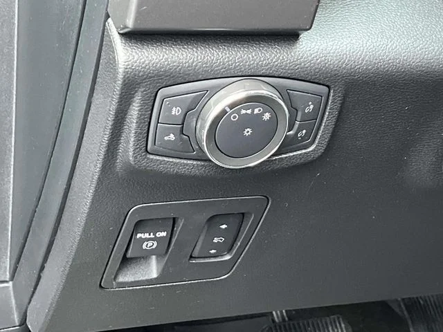 Used 2019 Black Ford XLT image 28