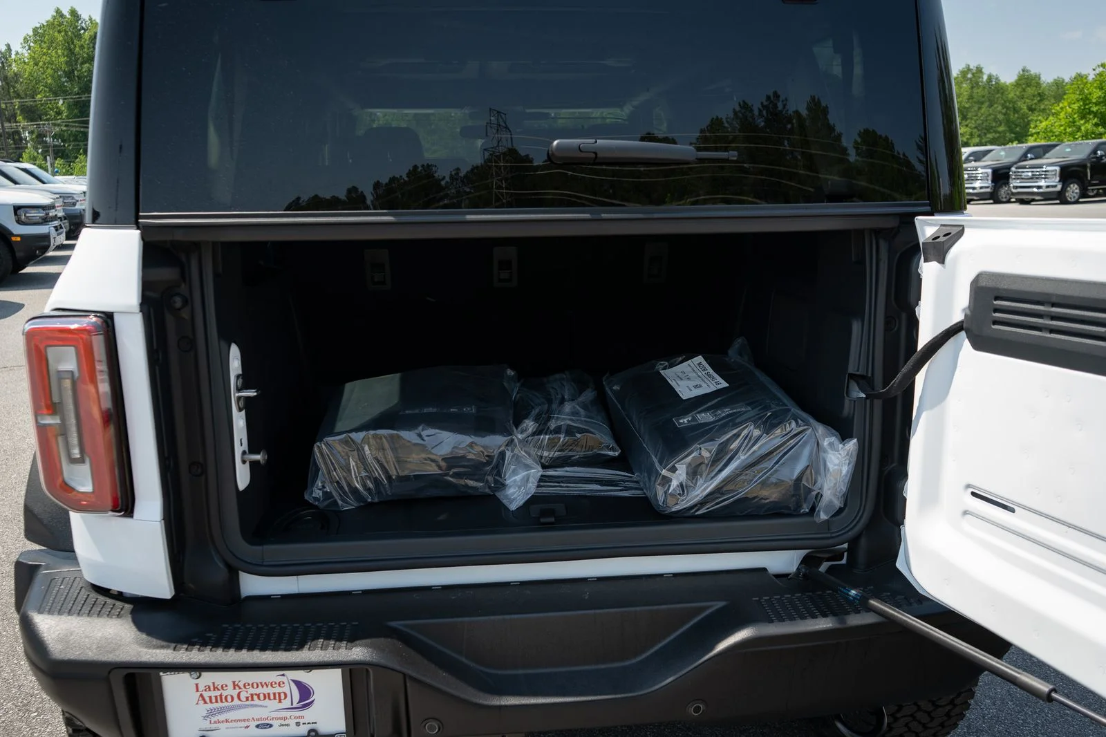 New 2026 Oxford White Ford Badlands® image 16