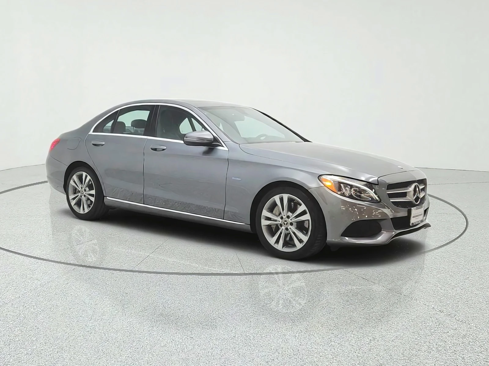 Used 2018 Selenite Grey Metallic Mercedes-Benz C 350e Sedan image 3