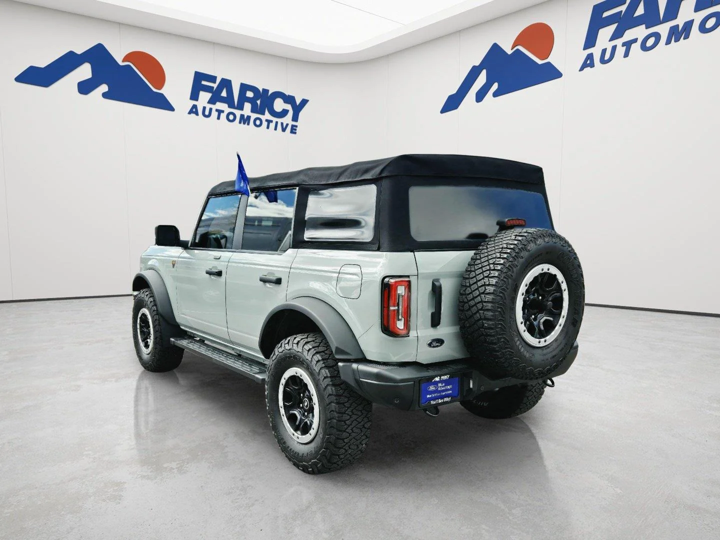 Used 2022 Cactus Gray Ford Badlands Advanced image 7