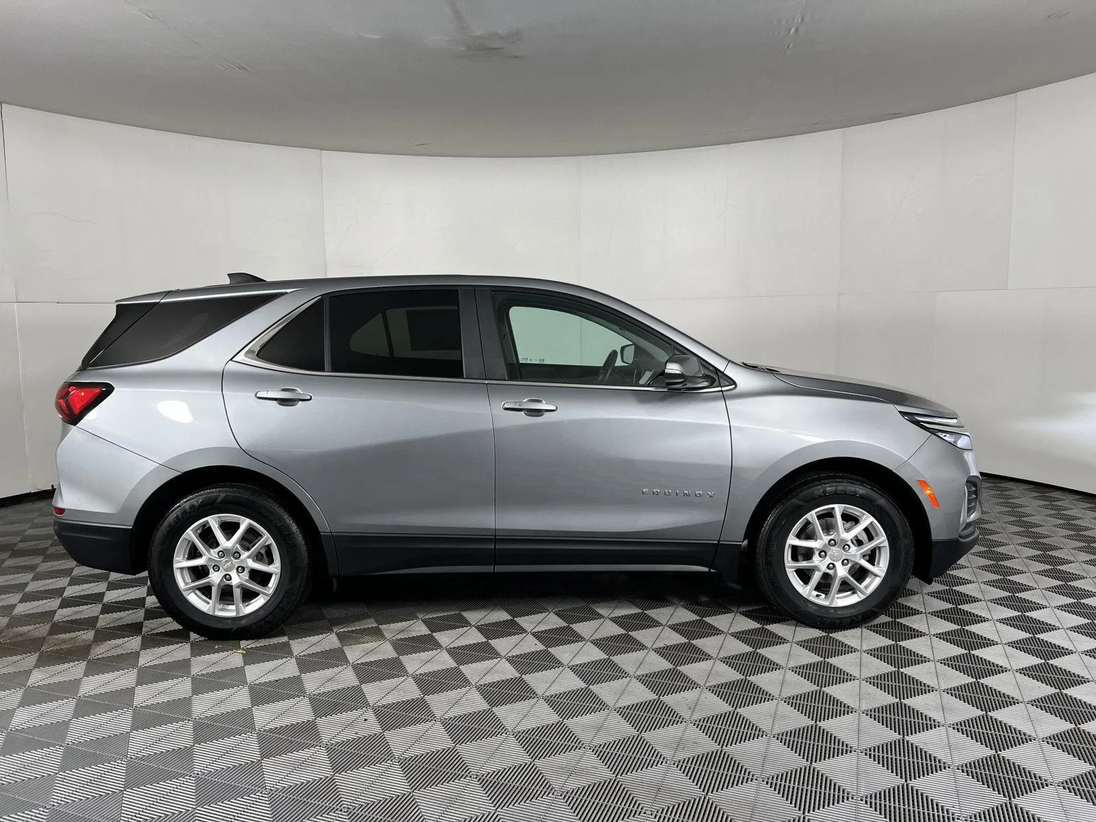 Used 2024 Sterling Gray Metallic Chevrolet LT image 21