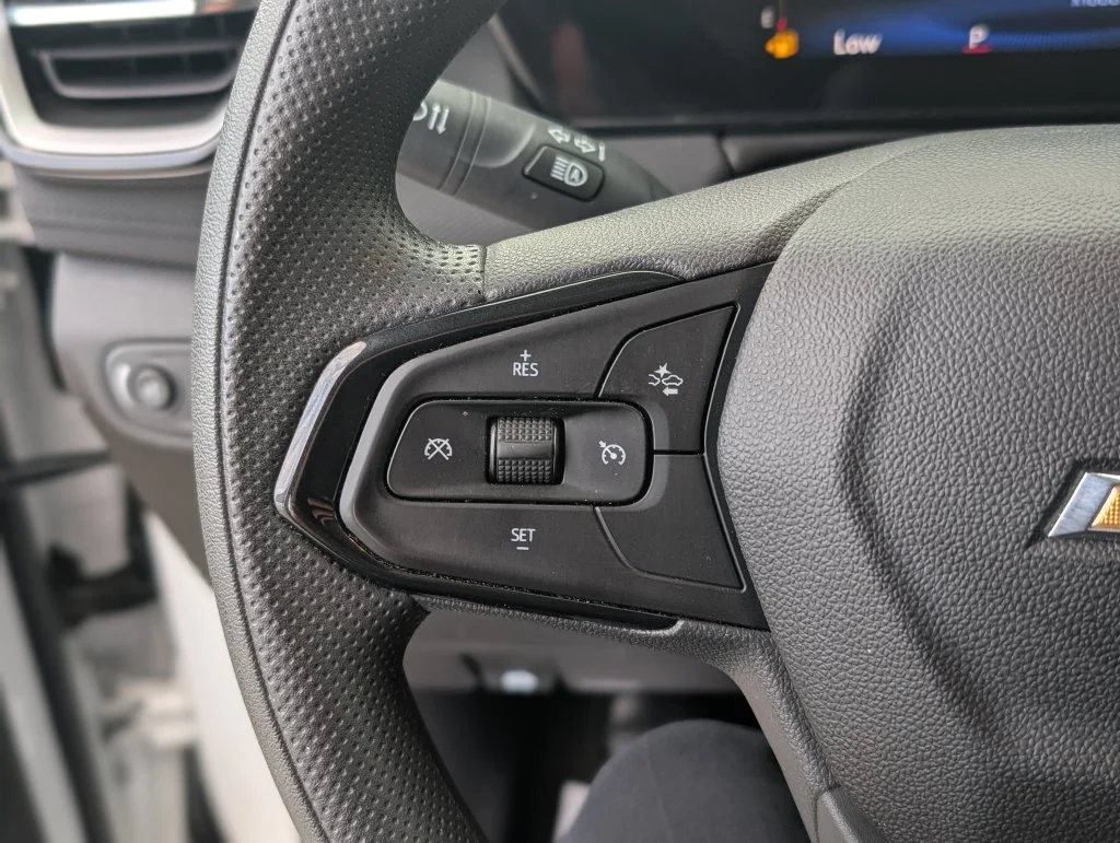 Used 2025 White Chevrolet LT image 21