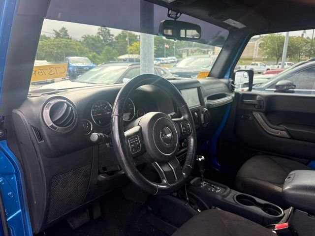 Used 2015 Blue Jeep Unlimited Sport image 8