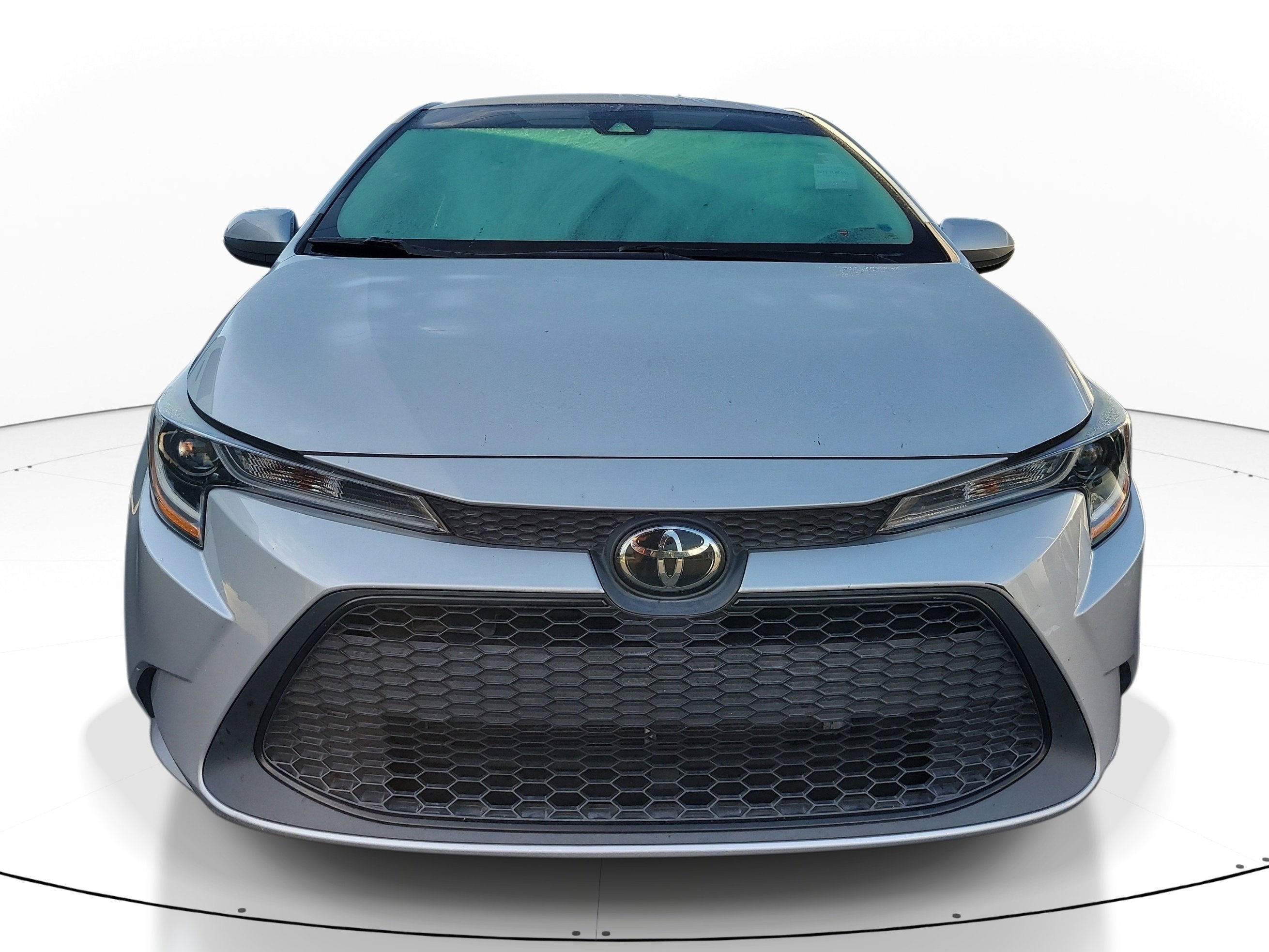 Used 2022 Classic Silver Metallic Toyota LE image 2