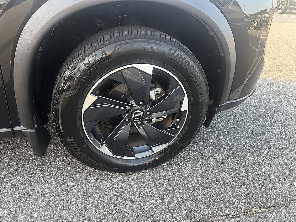 Used 2024 Super Black Nissan SV image 12