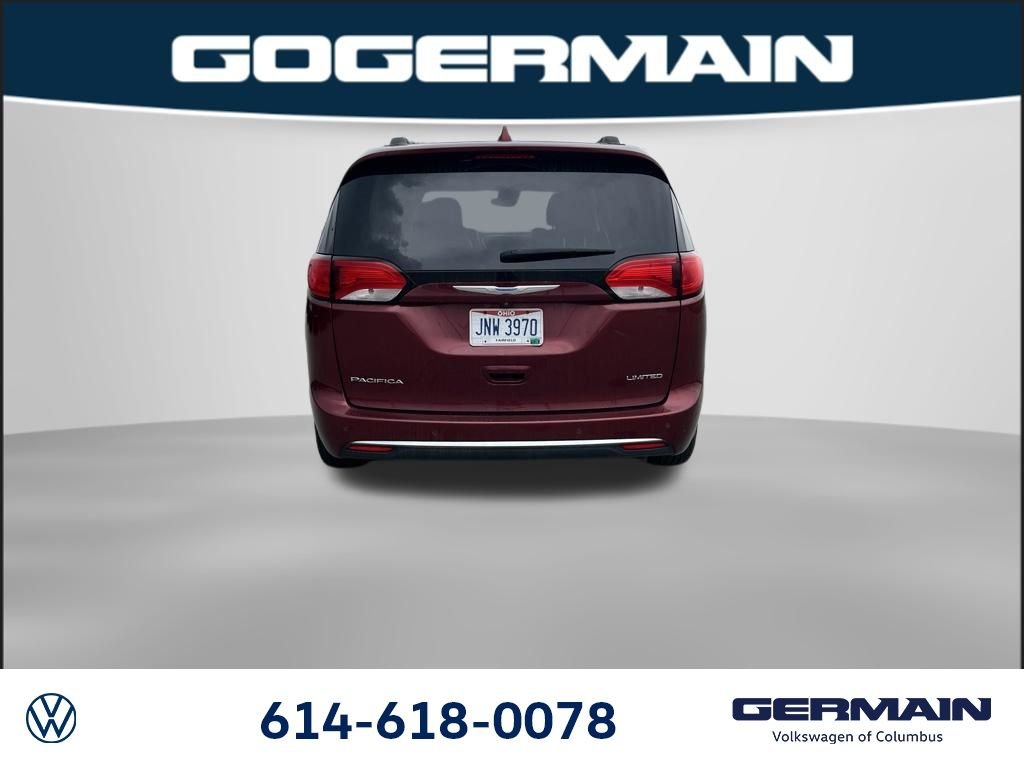 Used 2018 Velvet Chrysler Limited image 7