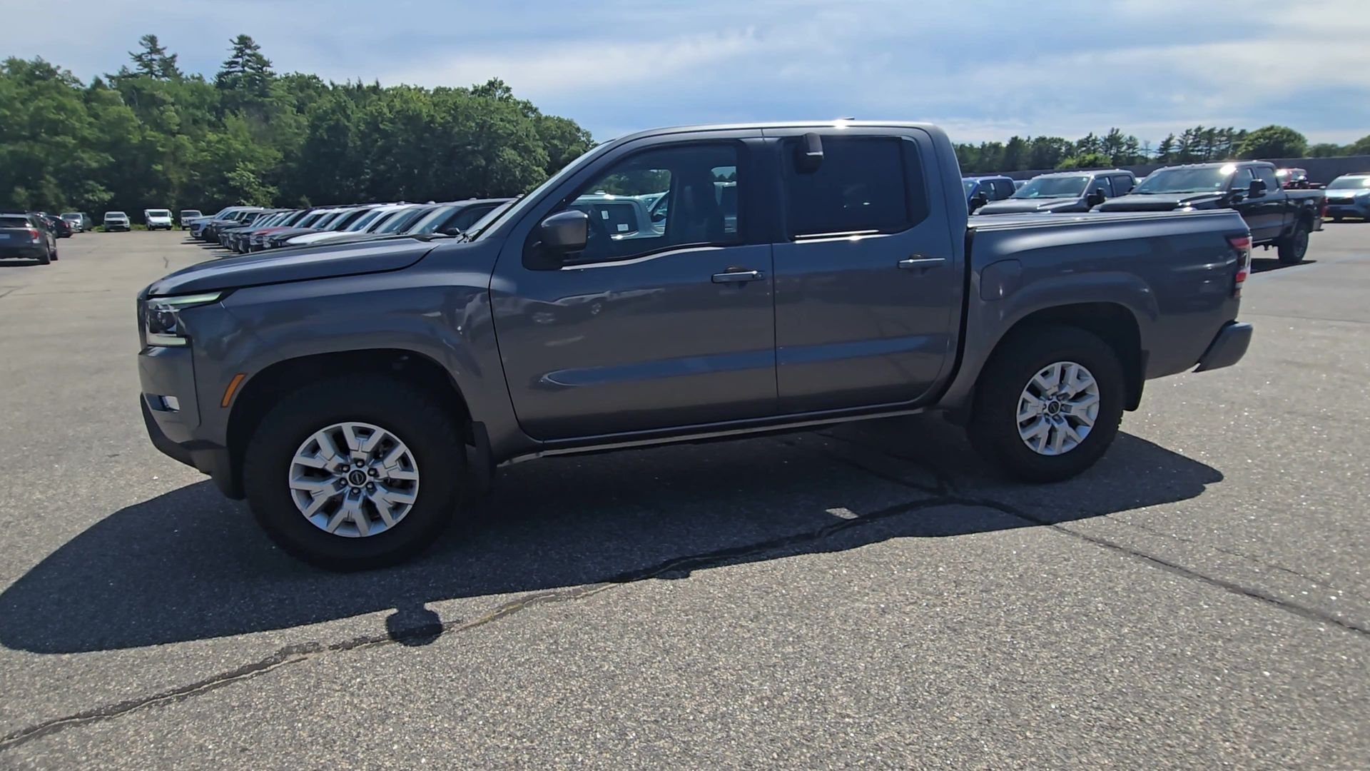 Certified Used 2023 Gun Metallic Nissan SV image 16