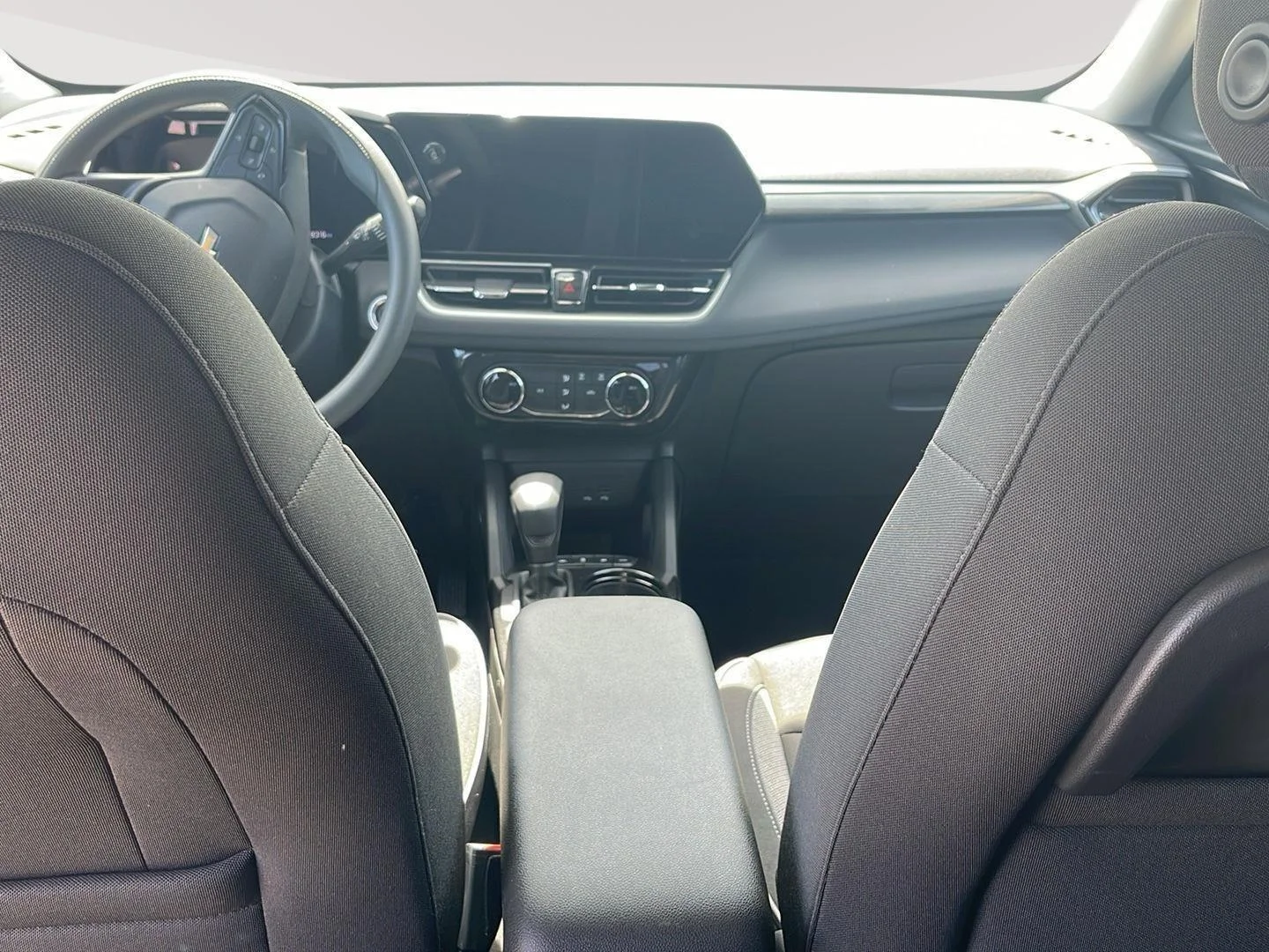 Used 2025 Summit White Chevrolet LT image 17