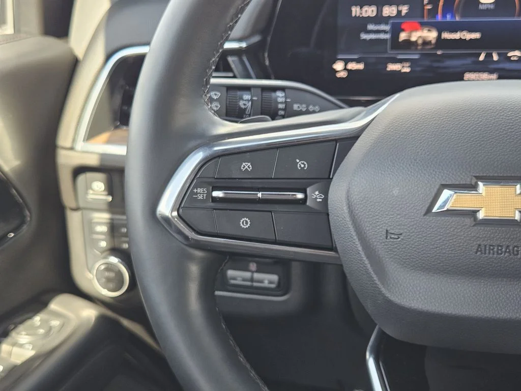 Used 2025 Beige Chevrolet High Country image 28