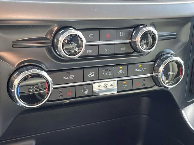 New 2026 Carbonized Gray Metallic Ford XLT image 28