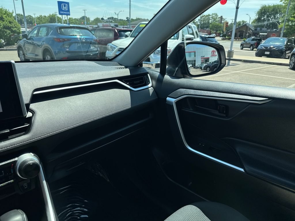 Used 2023 Silver Toyota LE image 27