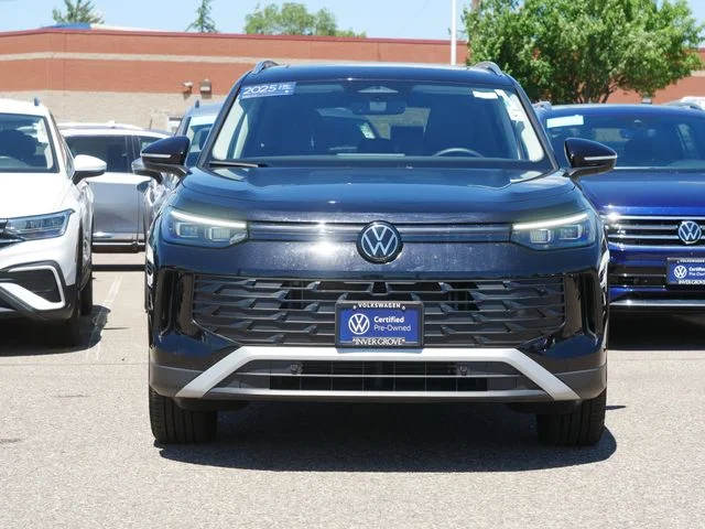 Certified 2025 Volkswagen Tiguan SE with VIN 3VVMR7RM5SM018842 for sale in Inver Grove Heights, Minnesota