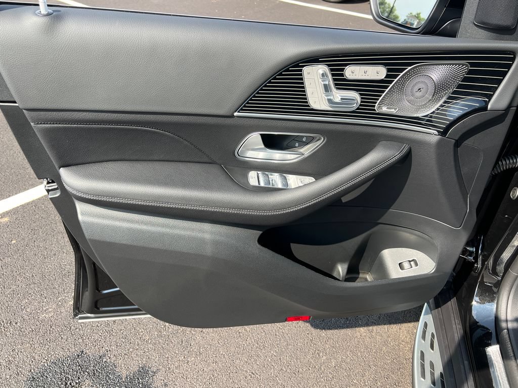 New 2026 Obsidian Black Metallic Mercedes-Benz GLS 450 image 48