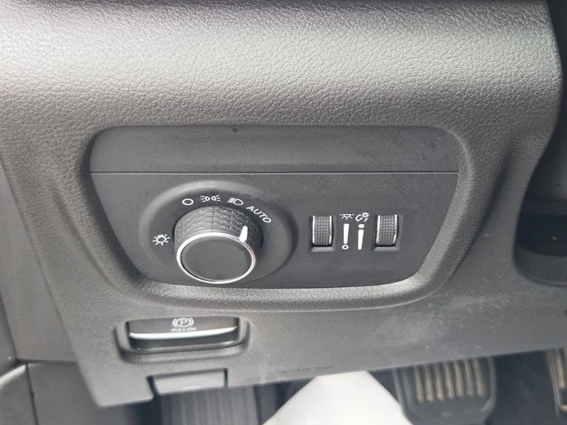 Used 2025 Black Jeep Laredo image 27