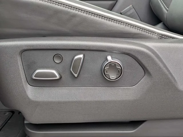 New 2026 Sterling Metallic GMC AT4X image 20
