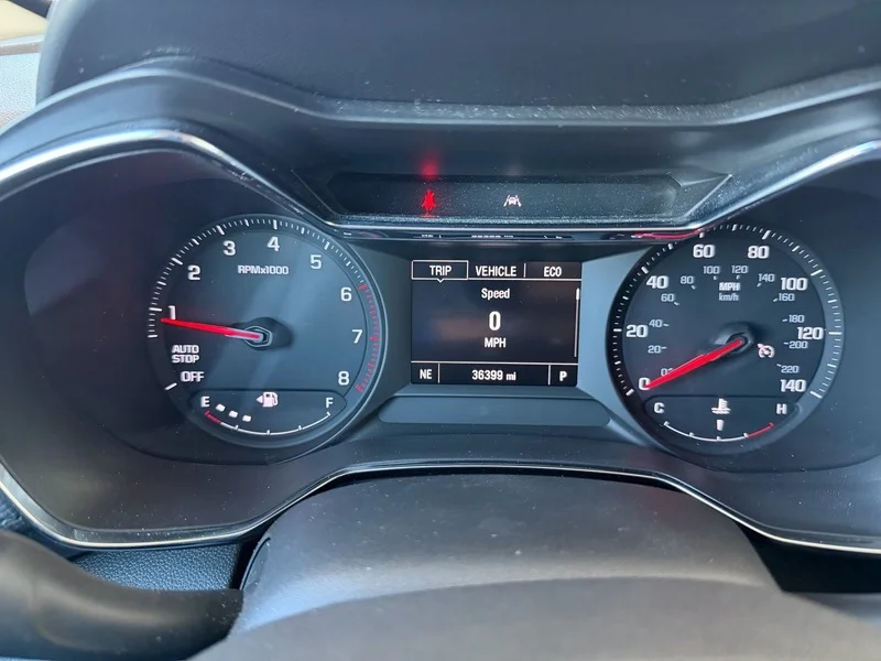 Used 2023 SUMMIT WHITE Chevrolet LT image 9