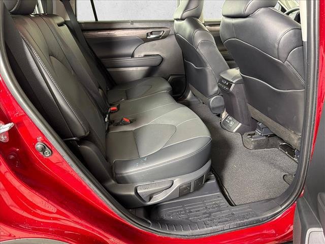 Certified Used 2026 RUBY FLARE PEARL Toyota  image 16
