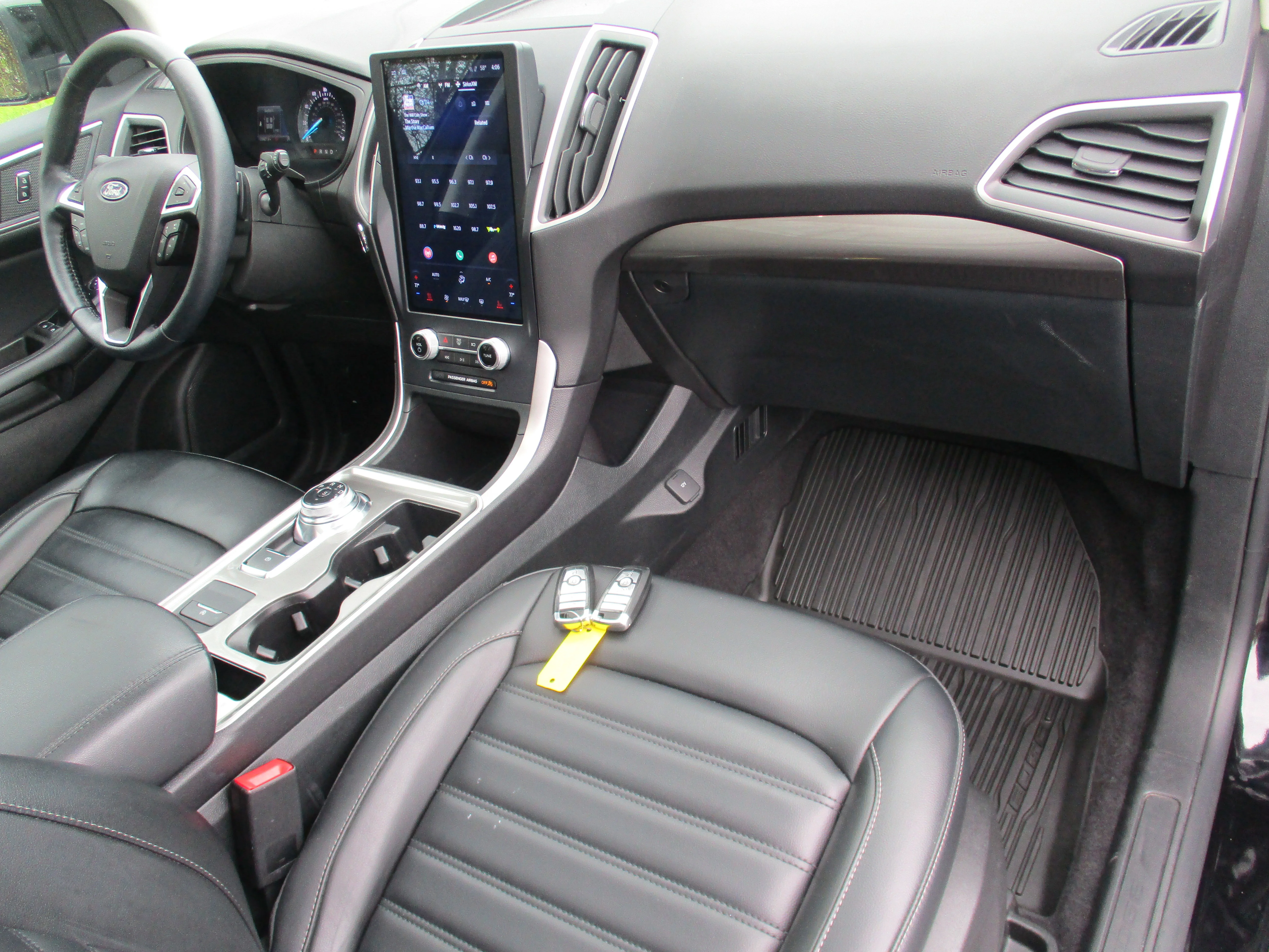 Used 2023 Agate Black Metallic Ford SEL image 33