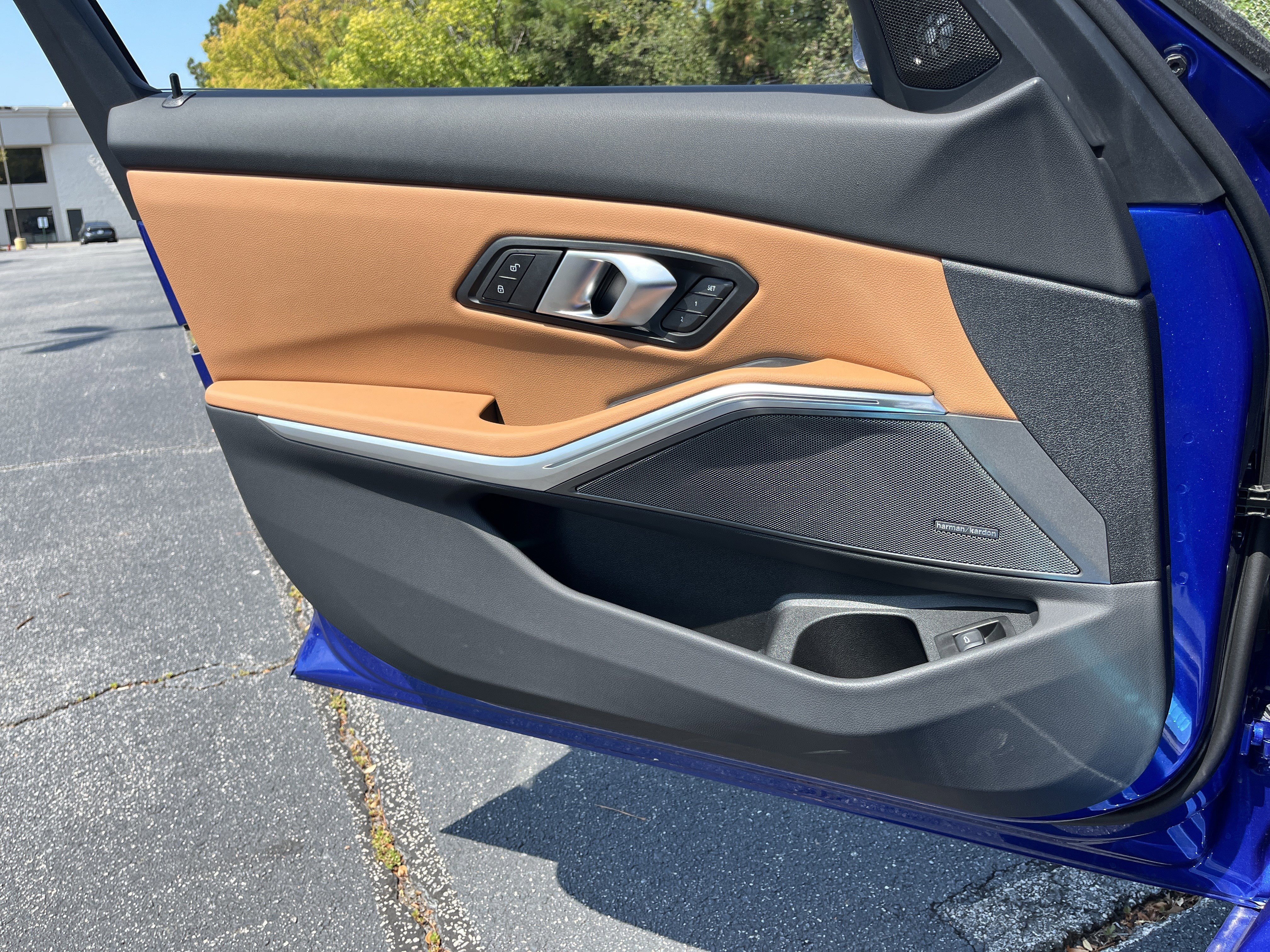 2025 BMW 3 Series 330i - Photo 16