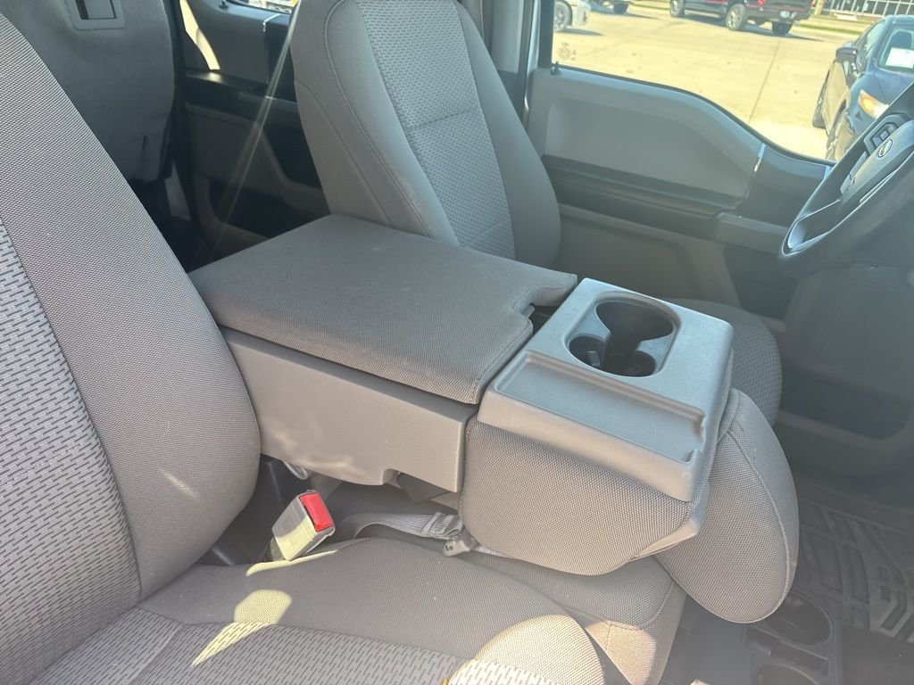 Used 2018 Silver Ford XLT image 29