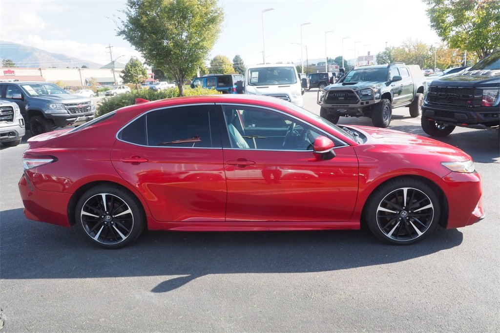 2019 Toyota Camry XSE photo 4