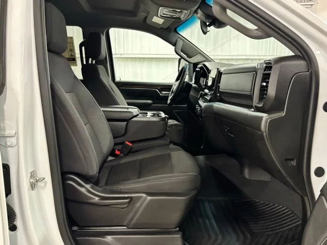 Used 2025 White Chevrolet LT image 21