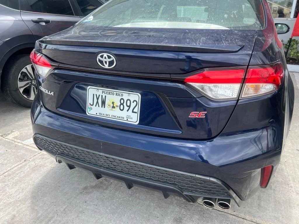 Used 2022  Toyota SE image 4