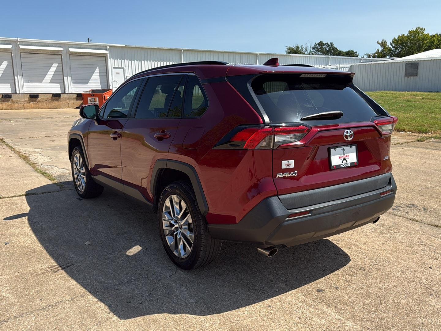 Used 2020 Ruby Flare Pearl Toyota XLE Premium image 5