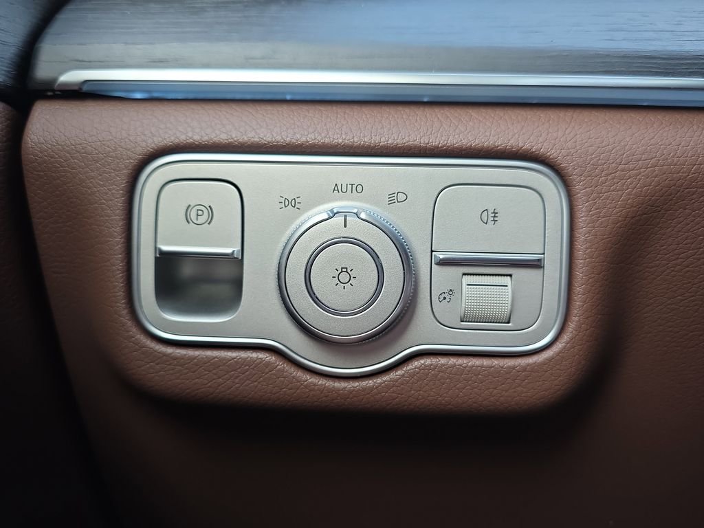 Certified Used 2026 Gray Mercedes-Benz GLE 450 image 29