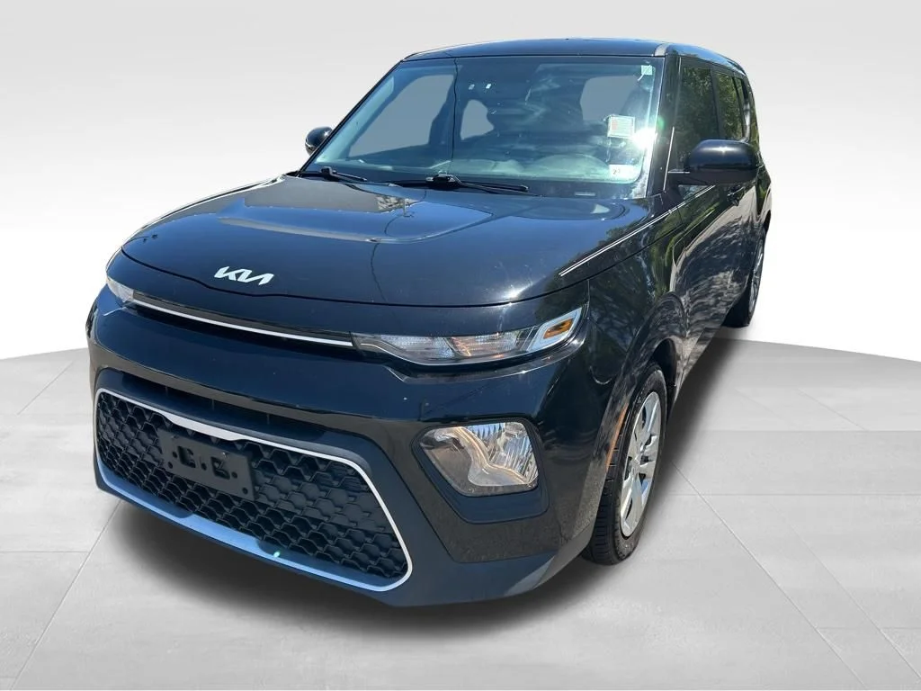 Used 2022 Black Kia LX image 3