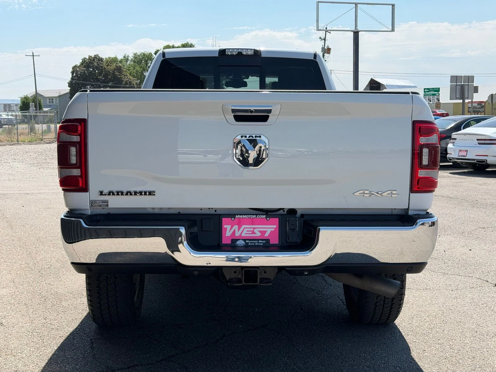 Used 2022 White Ram Laramie image 8