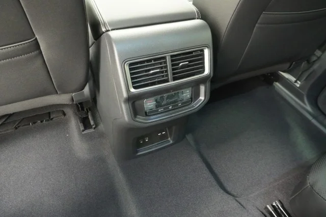 New 2026 Pure Gray Volkswagen 2.0T SE w/Technology image 23