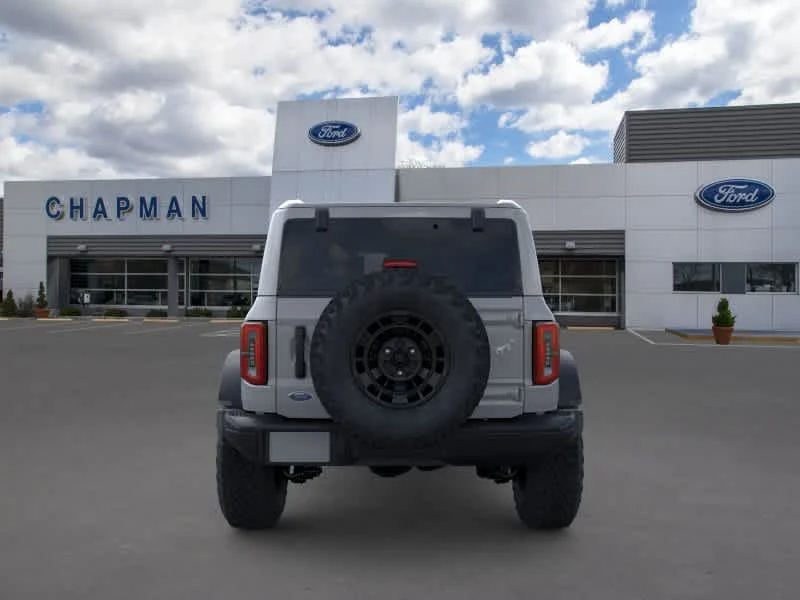 New 2026 Avalanche Gray Ford Badlands® image 5