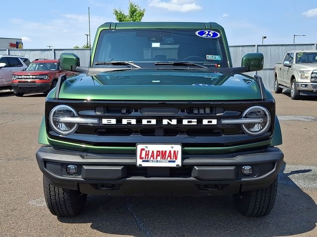 Used 2025 Green Metallic Ford Outer Banks image 2