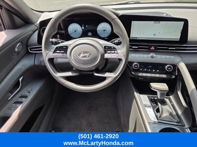 Used 2025 Gray Hyundai SEL Convenience image 14
