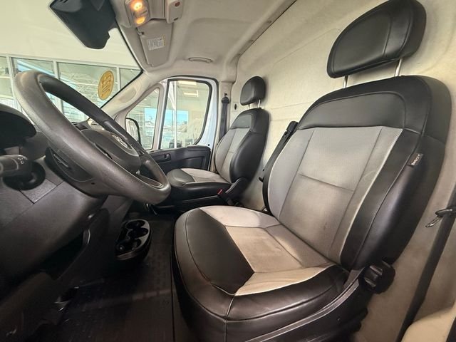 Used 2022 White Ram Base image 17