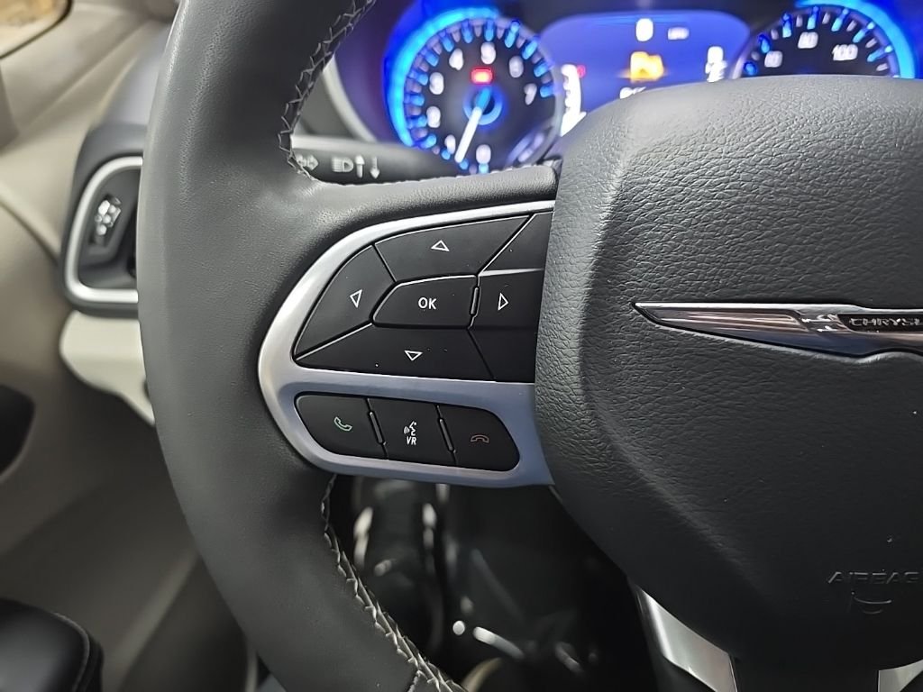 Used 2024 White Chrysler Touring L image 20