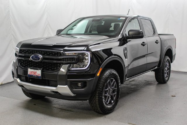 New 2026 Shadow Black Ford XLT image 4