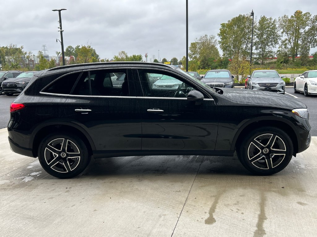 New 2027 Black Mercedes-Benz GLC 300 image 9