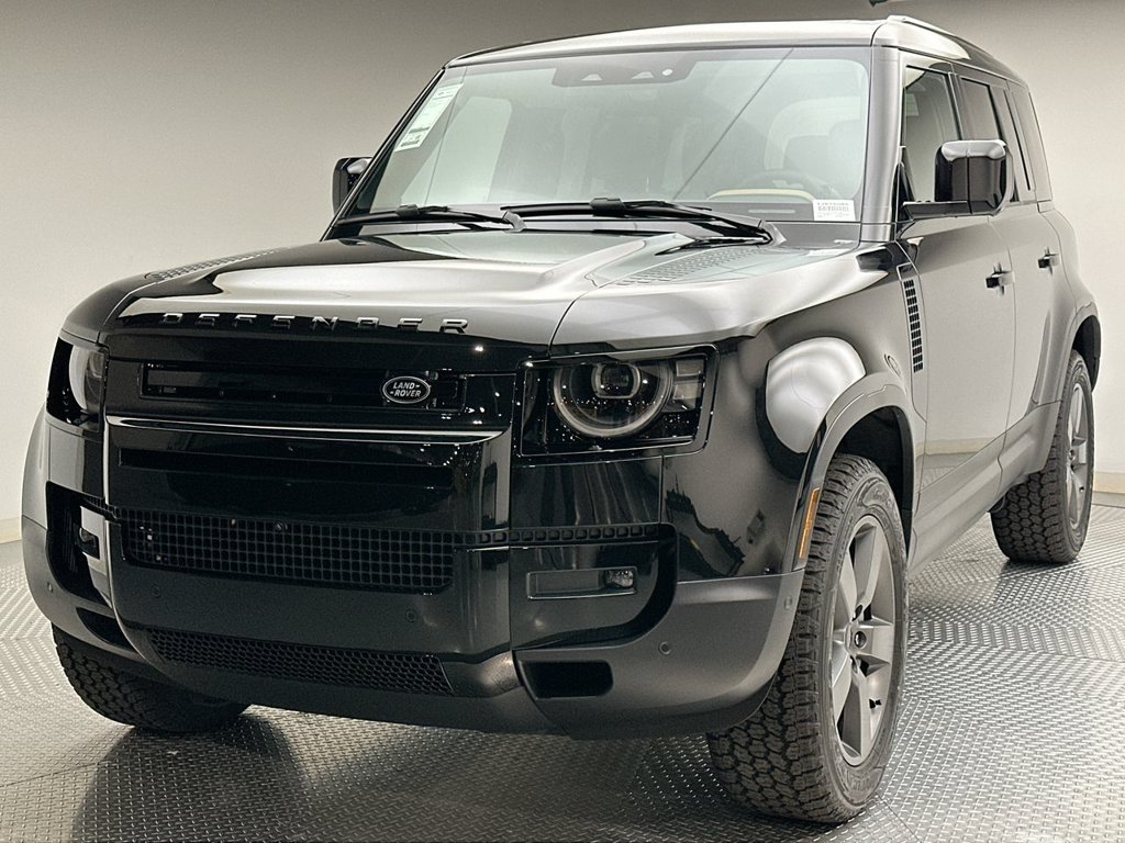 New 2026 Santorini Black Metallic Land Rover S image 1