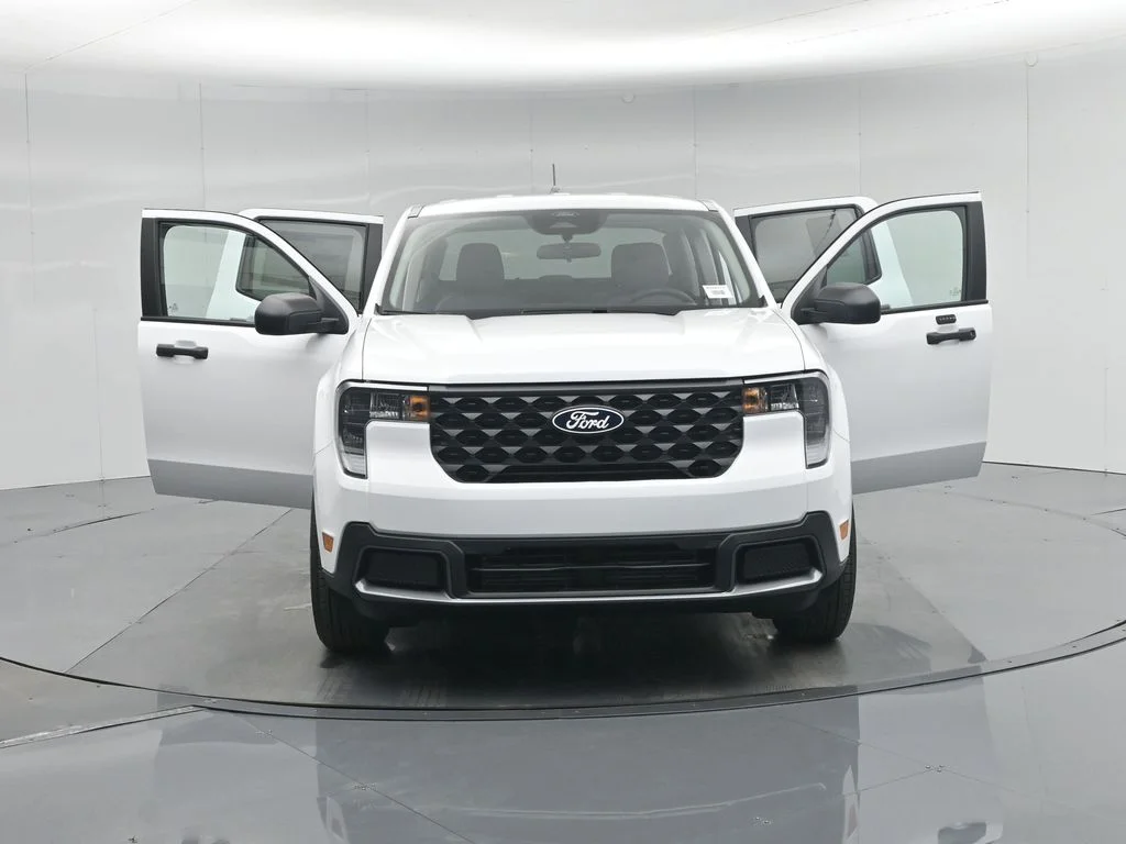 New 2026 Oxford White Ford XLT image 29