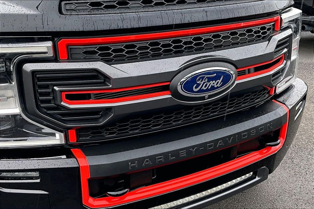 Used 2021 AGATE BLACK Ford LARIAT image 35