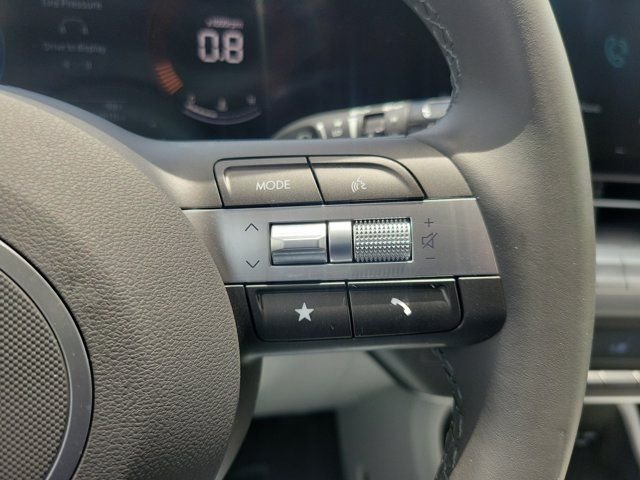 2025 Hyundai Kona SEL - Photo 17
