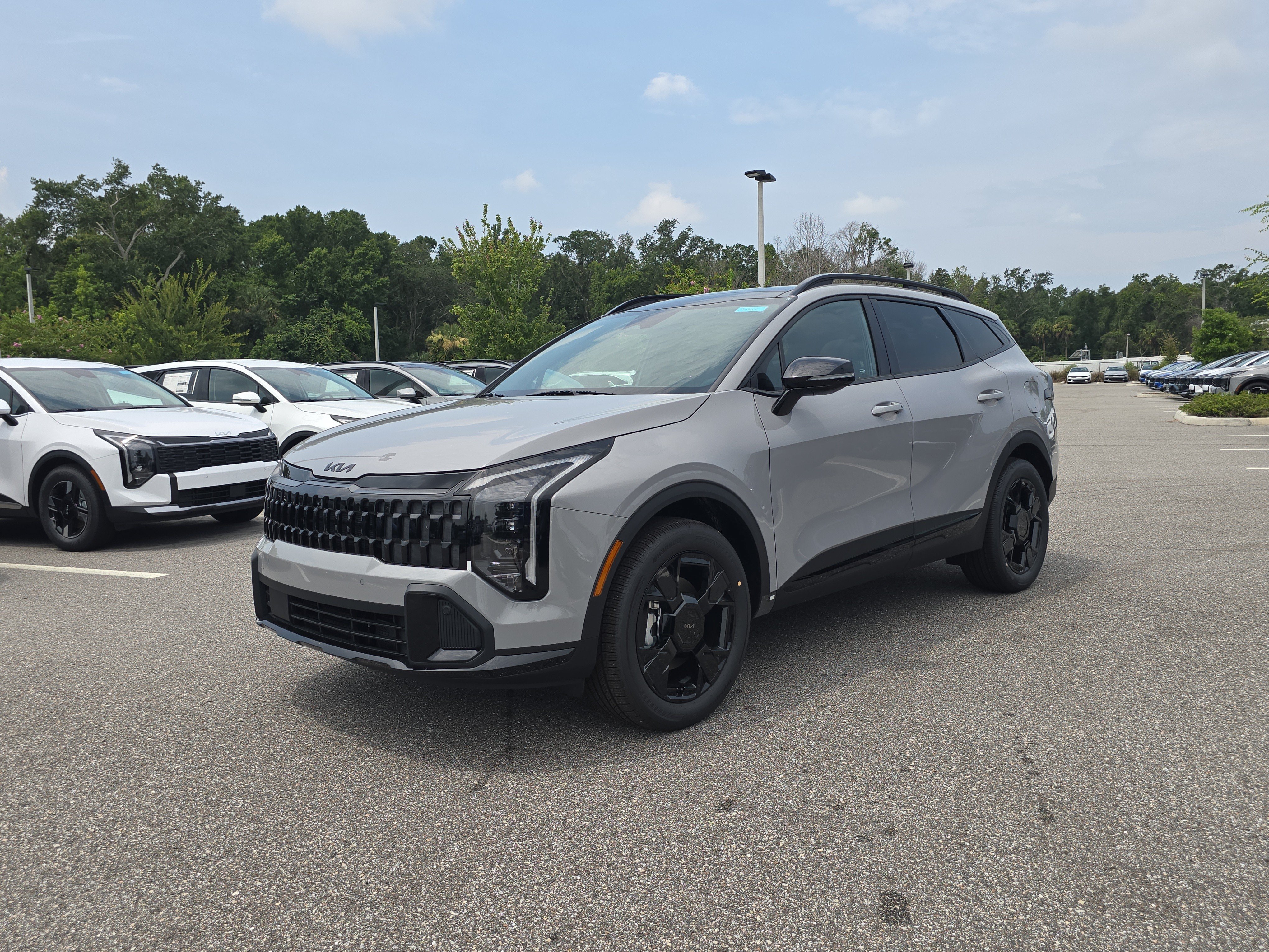New 2027 Wolf Gray Kia X-Line image 4