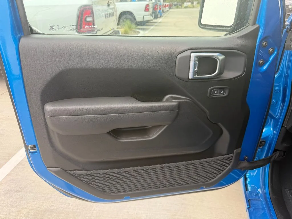 New 2026 Hydro Blue Pearl-Coat Exterior Paint Jeep Sport image 13
